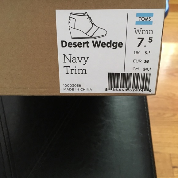 Toms suede booties. Size 7.5 - Picture 3 of 8